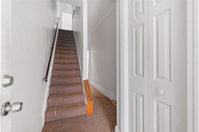 1009 Manhattan St, Manchester, PA 15233