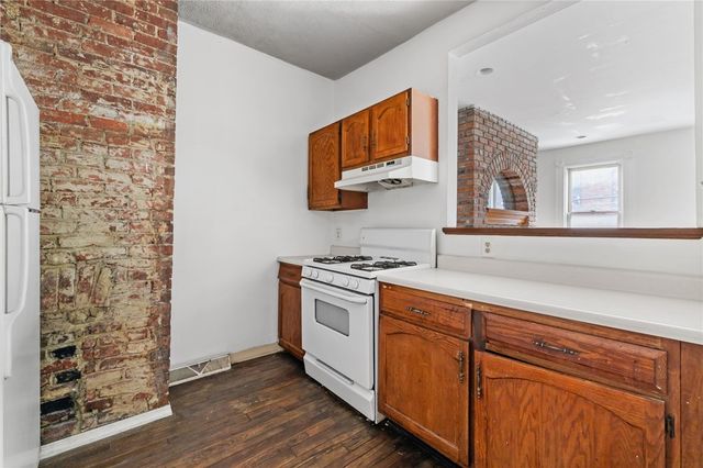 1009 Manhattan St, Manchester, PA 15233