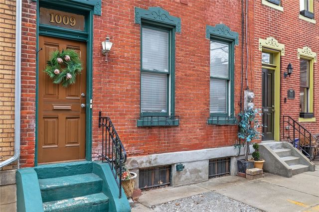 1009 Manhattan St, Manchester, PA 15233