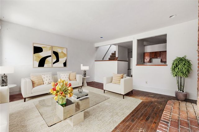 1009 Manhattan St, Manchester, PA 15233