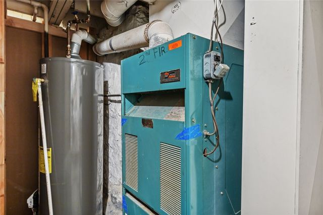 1009 Manhattan St, Manchester, PA 15233