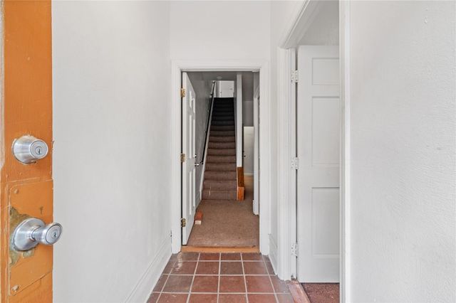 1009 Manhattan St, Manchester, PA 15233