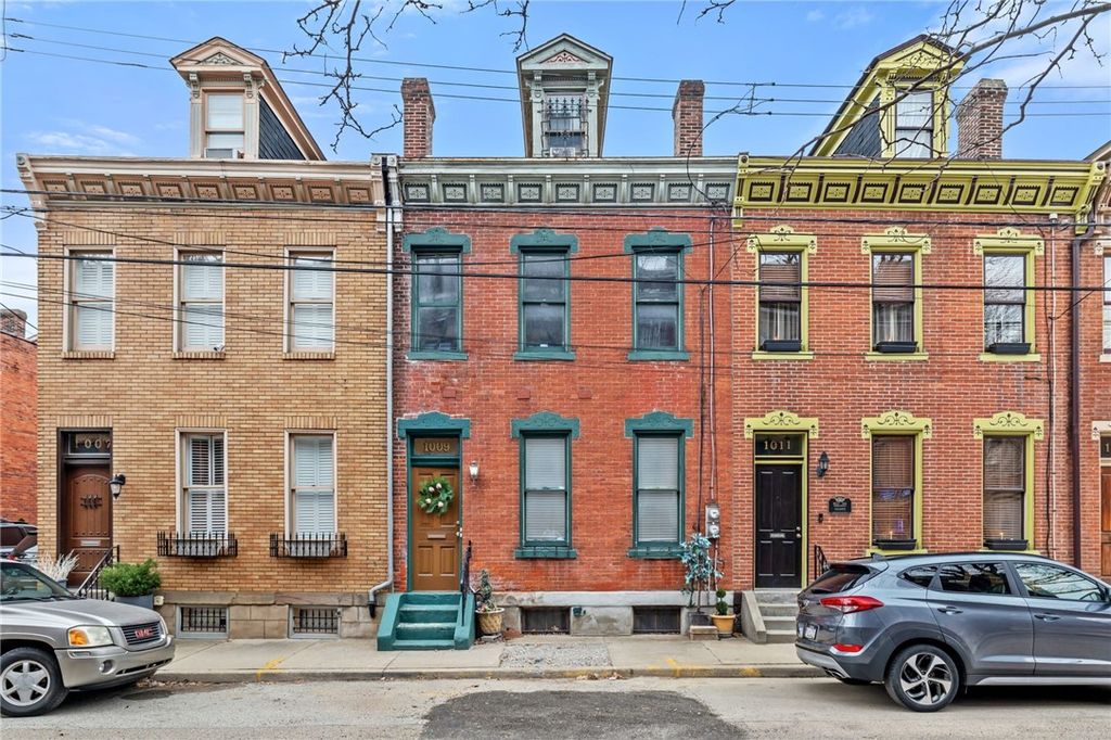 1009 Manhattan St, Manchester, PA 15233