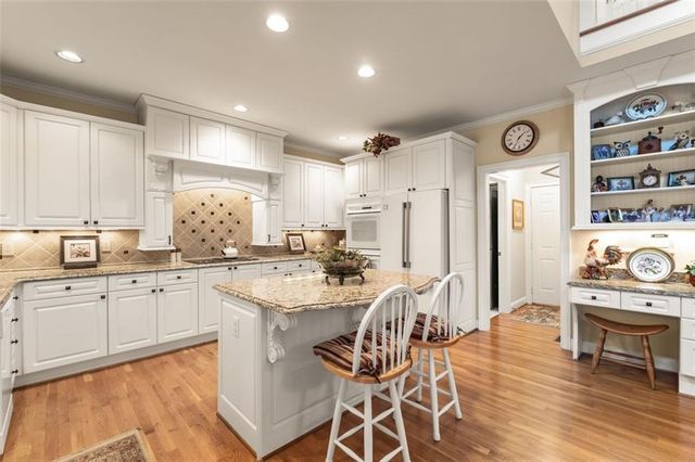 8015 Hurakan Creek Crossing, Cumming, GA 30028