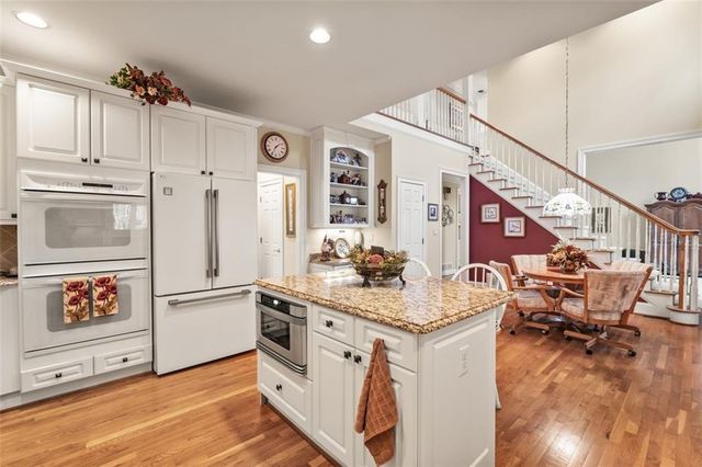 8015 Hurakan Creek Crossing, Cumming, GA 30028