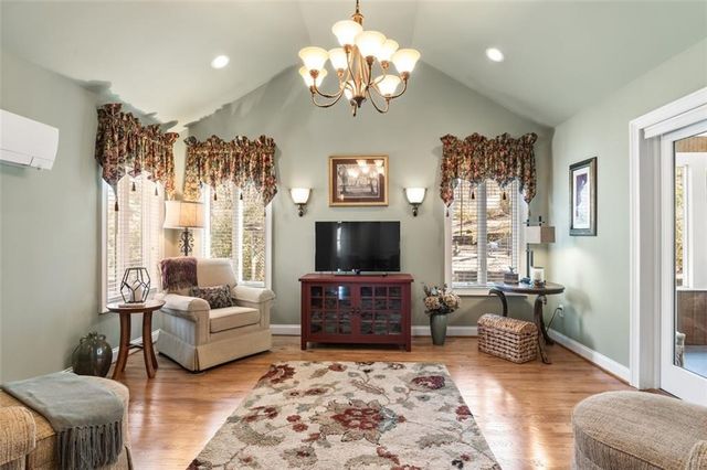 8015 Hurakan Creek Crossing, Cumming, GA 30028
