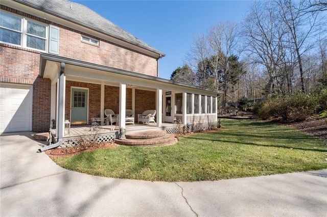 8015 Hurakan Creek Crossing, Cumming, GA 30028