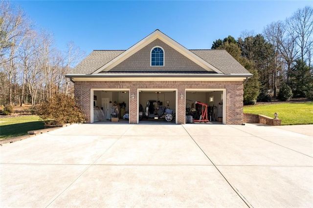 8015 Hurakan Creek Crossing, Cumming, GA 30028