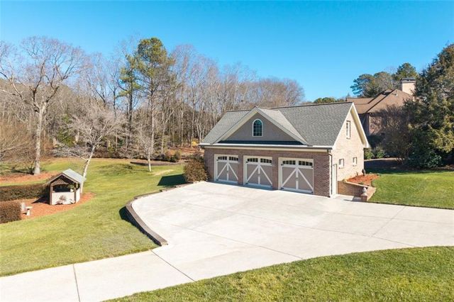 8015 Hurakan Creek Crossing, Cumming, GA 30028