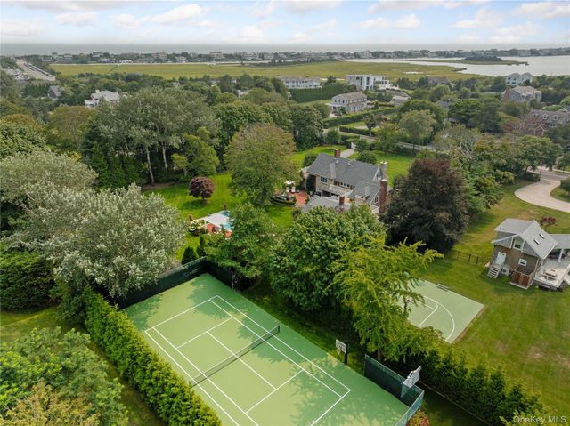 92 Beach Lane, Westhampton Beach, NY 11978