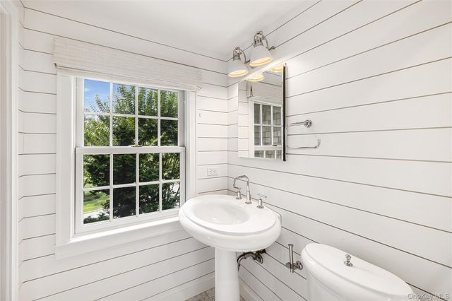92 Beach Lane, Westhampton Beach, NY 11978