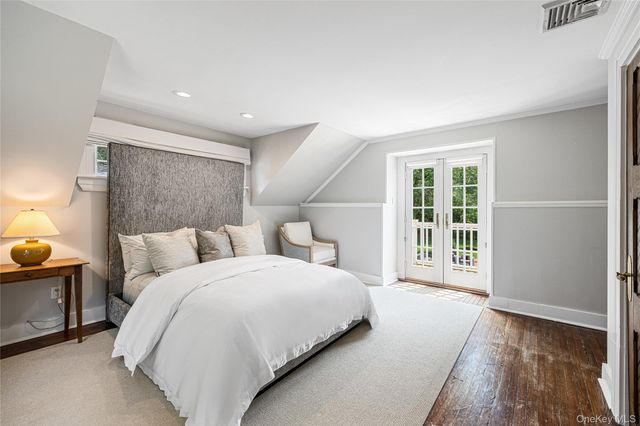 92 Beach Lane, Westhampton Beach, NY 11978