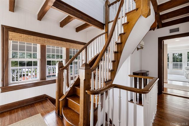 92 Beach Lane, Westhampton Beach, NY 11978