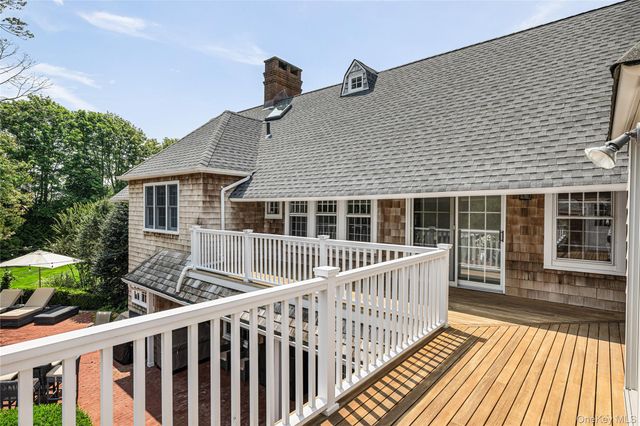 92 Beach Lane, Westhampton Beach, NY 11978