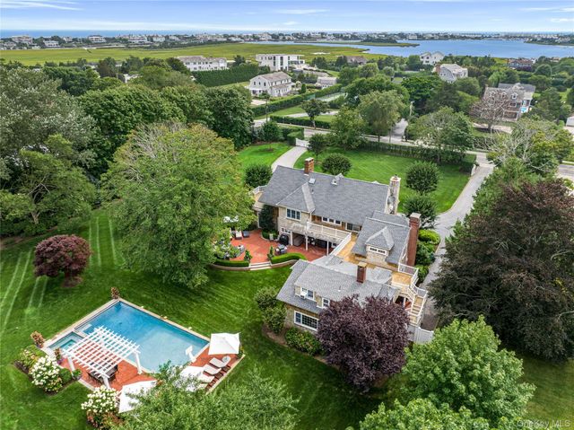 92 Beach Lane, Westhampton Beach, NY 11978