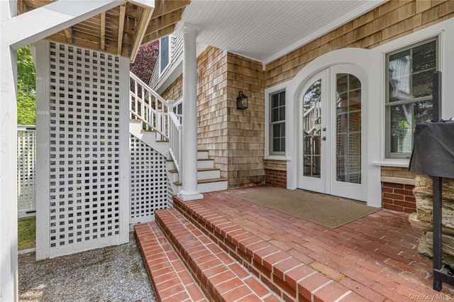 92 Beach Lane, Westhampton Beach, NY 11978