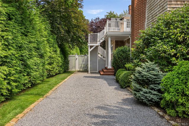 92 Beach Lane, Westhampton Beach, NY 11978