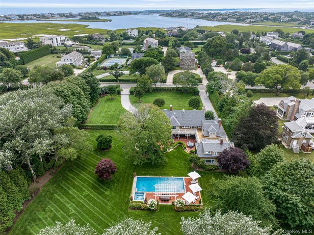 92 Beach Lane, Westhampton Beach, NY 11978