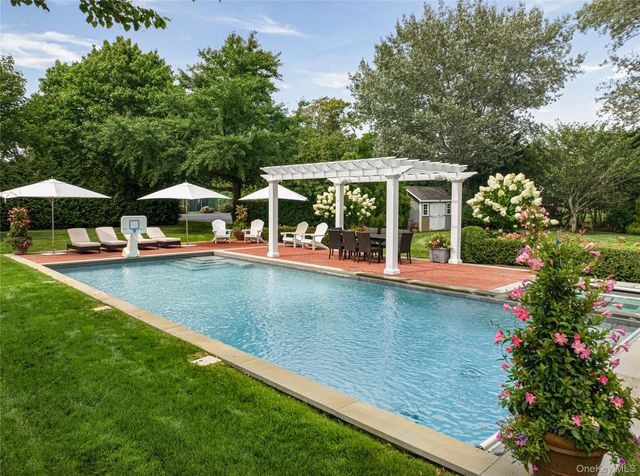 92 Beach Lane, Westhampton Beach, NY 11978
