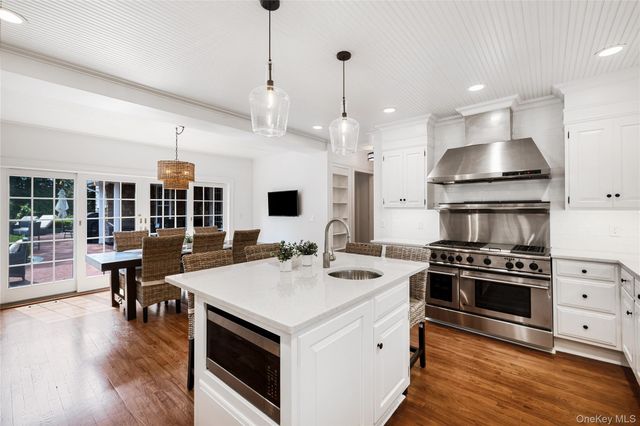 92 Beach Lane, Westhampton Beach, NY 11978
