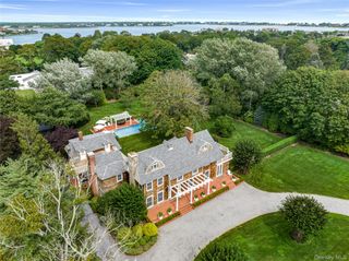 92 Beach Lane, Westhampton Beach, NY 11978