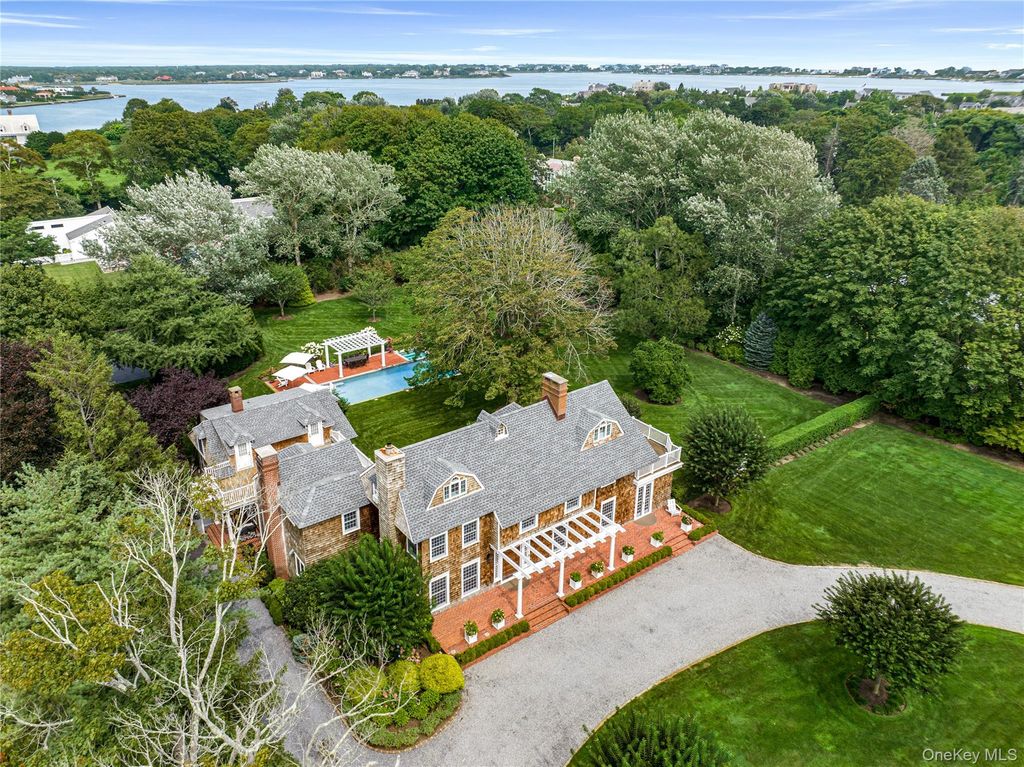 92 Beach Lane, Westhampton Beach, NY 11978