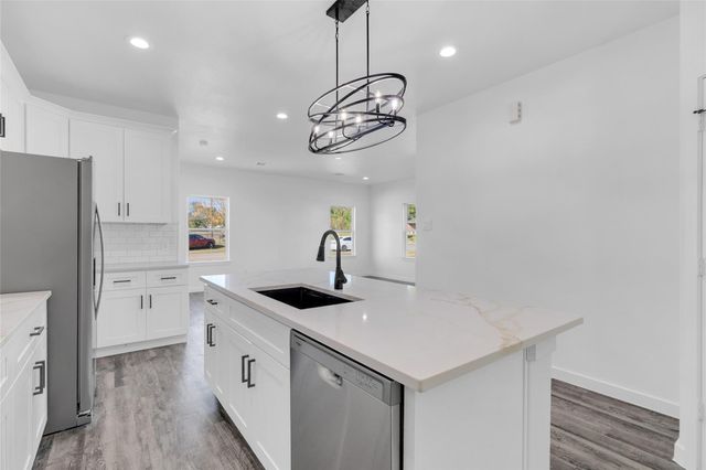 401 E Martin Luther King Blvd B, Willis, TX 77378