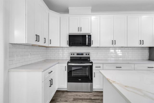 401 E Martin Luther King Blvd B, Willis, TX 77378