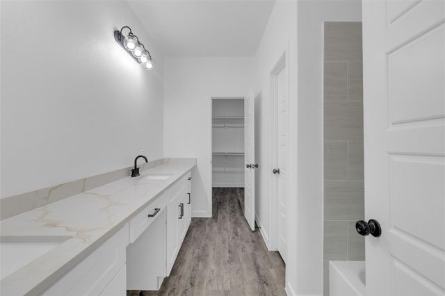 401 E Martin Luther King Blvd B, Willis, TX 77378