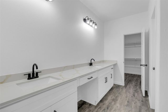 401 E Martin Luther King Blvd B, Willis, TX 77378