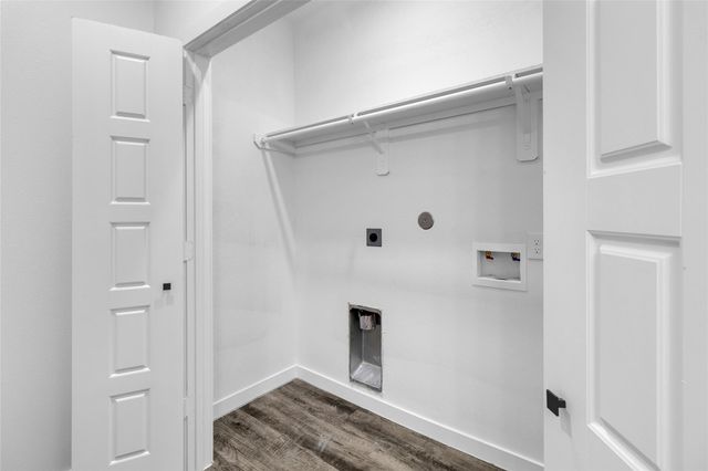 401 E Martin Luther King Blvd B, Willis, TX 77378