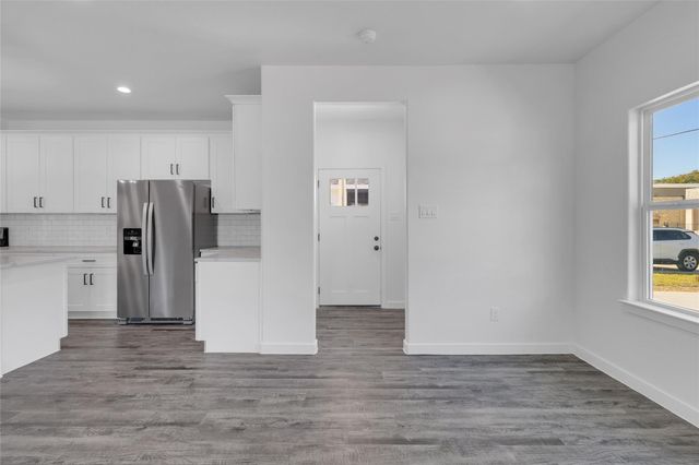 401 E Martin Luther King Blvd B, Willis, TX 77378