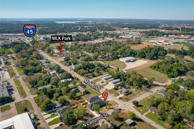 401 E Martin Luther King Blvd B, Willis, TX 77378