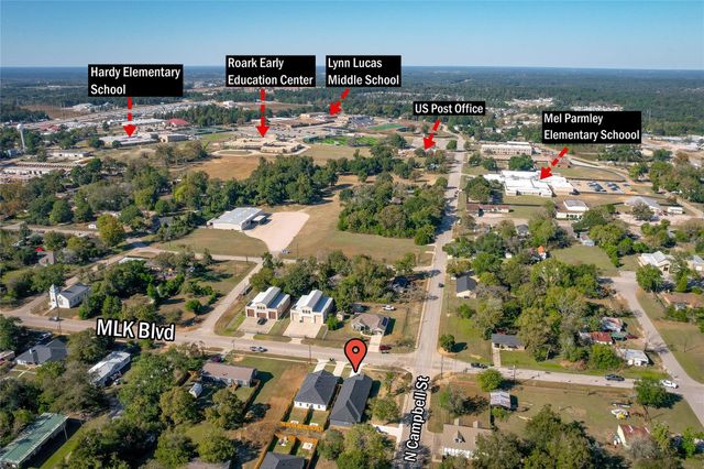 401 E Martin Luther King Blvd B, Willis, TX 77378