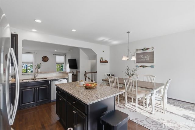 302 Bayside Court, South Amboy, NJ 08879