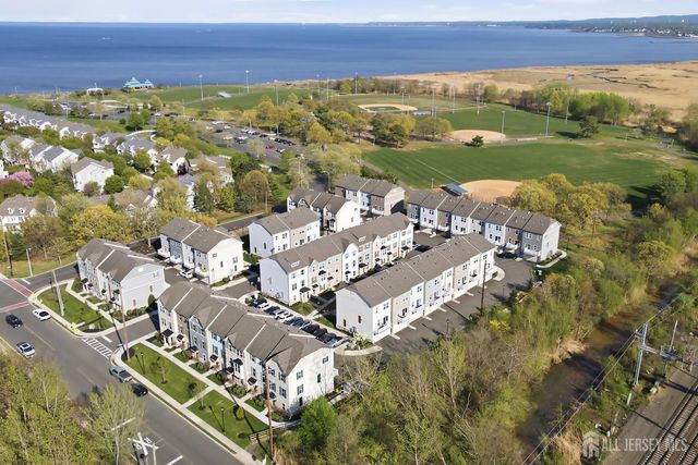 302 Bayside Court, South Amboy, NJ 08879