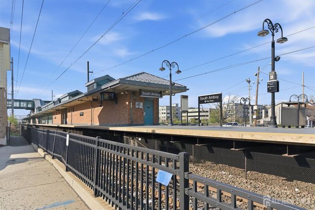 302 Bayside Court, South Amboy, NJ 08879