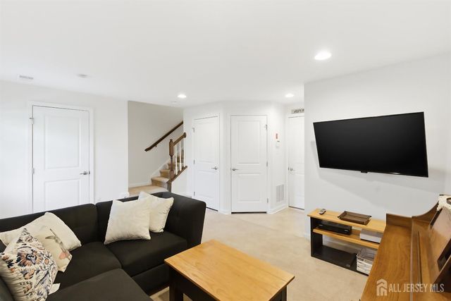 302 Bayside Court, South Amboy, NJ 08879