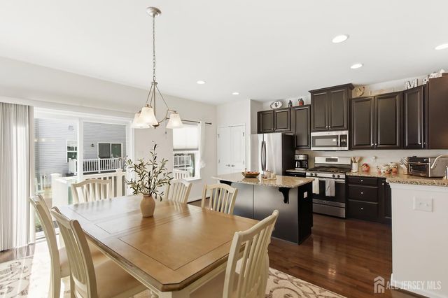 302 Bayside Court, South Amboy, NJ 08879