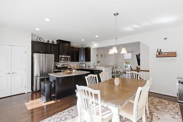 302 Bayside Court, South Amboy, NJ 08879