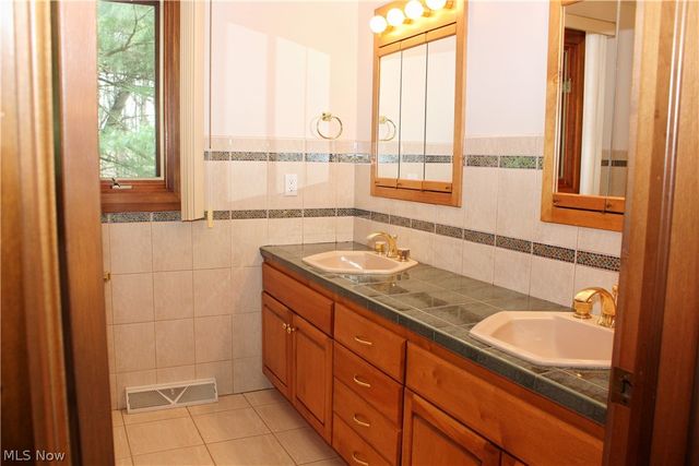 3190 Bunker Hill Road, Leetonia, OH 44431