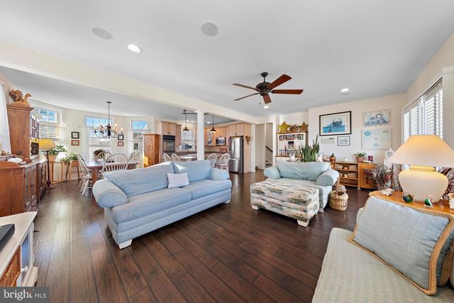 16 MARK DRIVE, Manahawkin, NJ 08050