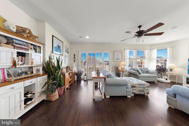 16 MARK DRIVE, Manahawkin, NJ 08050