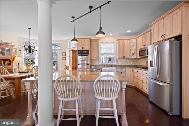 16 MARK DRIVE, Manahawkin, NJ 08050