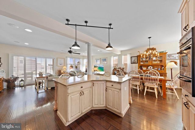 16 MARK DRIVE, Manahawkin, NJ 08050