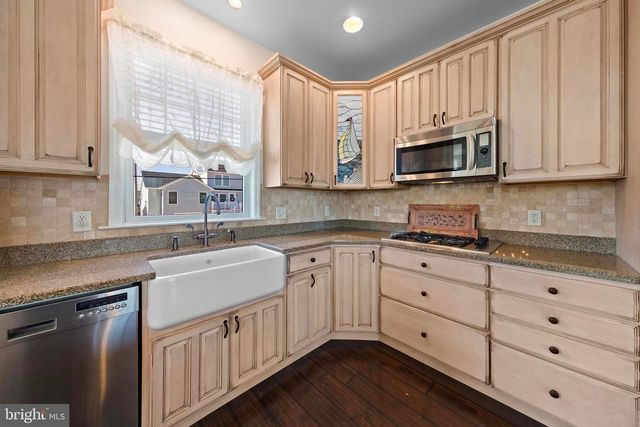 16 MARK DRIVE, Manahawkin, NJ 08050