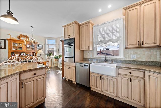 16 MARK DRIVE, Manahawkin, NJ 08050