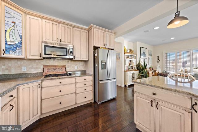 16 MARK DRIVE, Manahawkin, NJ 08050