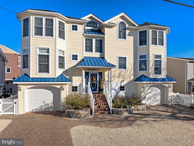 16 MARK DRIVE, Manahawkin, NJ 08050