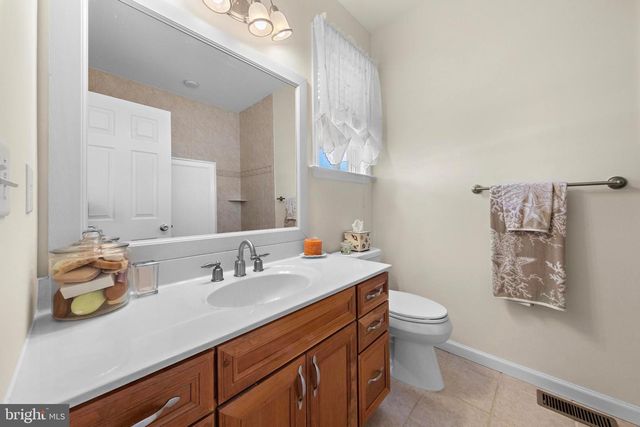 16 MARK DRIVE, Manahawkin, NJ 08050